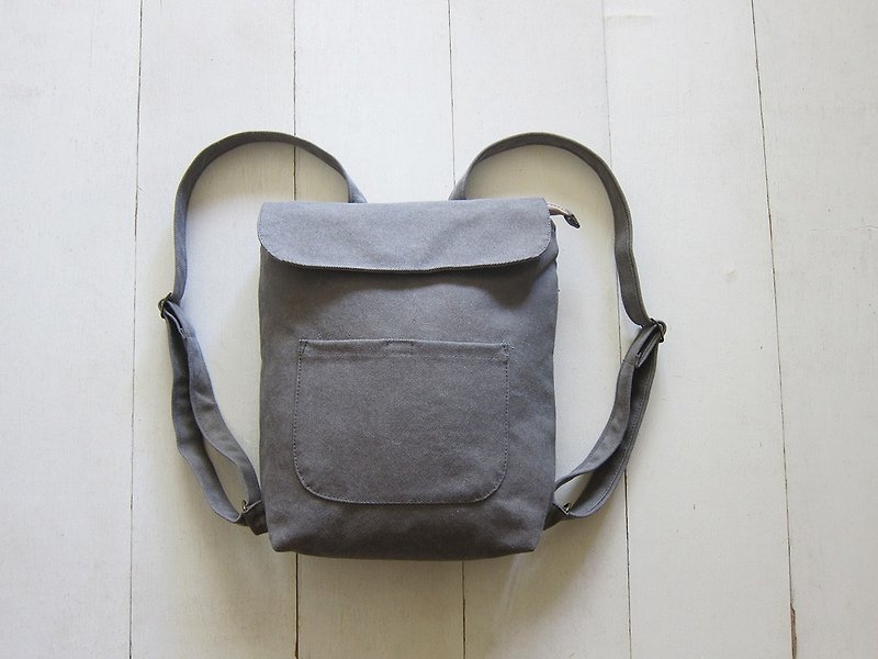 小號後背包(前貼袋)-水洗灰綠 / 深灰 - 後背包/書包 - 棉．麻 灰色