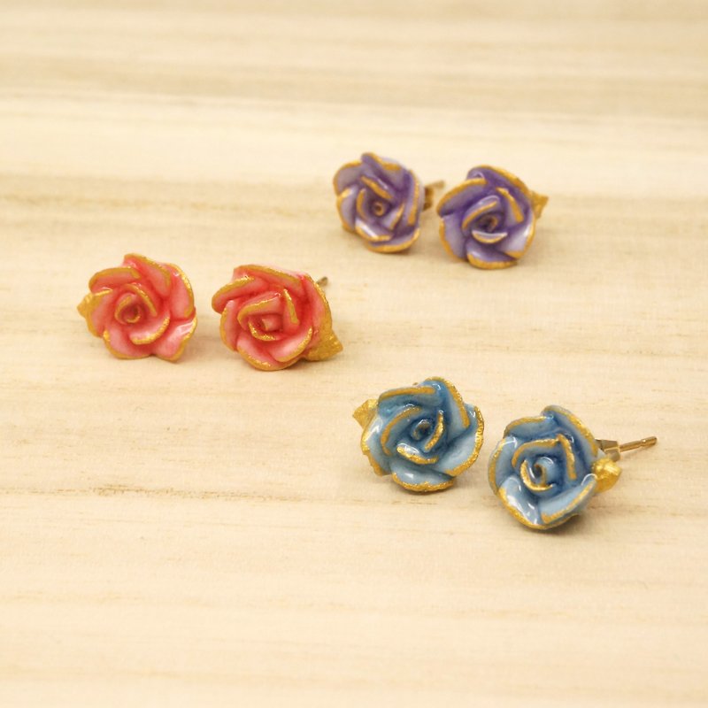 =Dash of Gold= Rose with Hand-painted Golden Edge Earrings/Clip on Customizable - ต่างหู - ดินเหนียว สีทอง