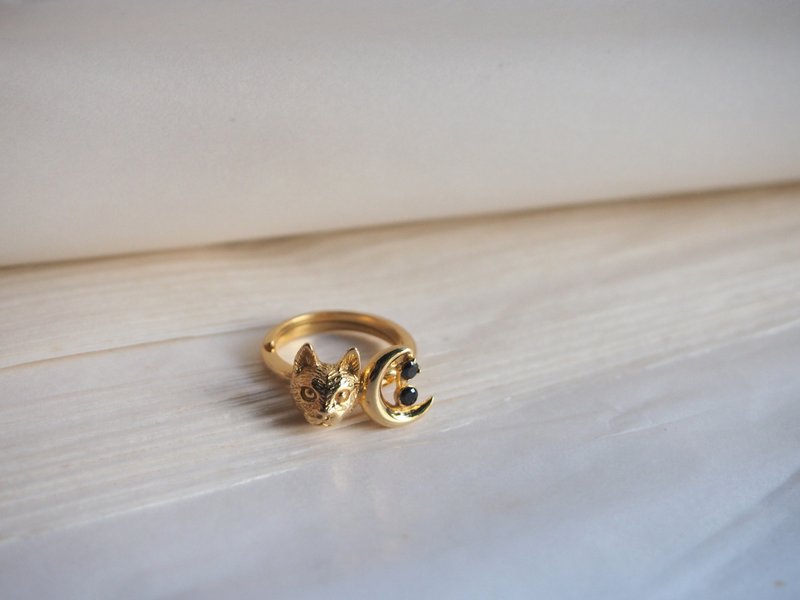 Cat Moon Ring, Sterling Silver, Cat Ring, Cat Silver Ring, Cat and Moon Ring. - 戒指 - 其他材質 金色