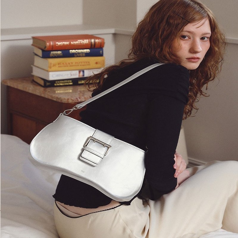 MUR Korean Oze Bag Mini Vegan Leather Bag (Crinkle Sliver) - กระเป๋าแมสเซนเจอร์ - วัสดุอีโค 