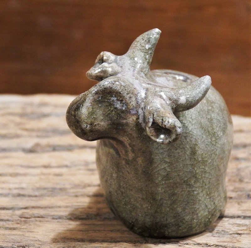 Wood-fired goat figurine pottery/tea pet/ incense sticks holder - ตุ๊กตา - ดินเผา สีทอง