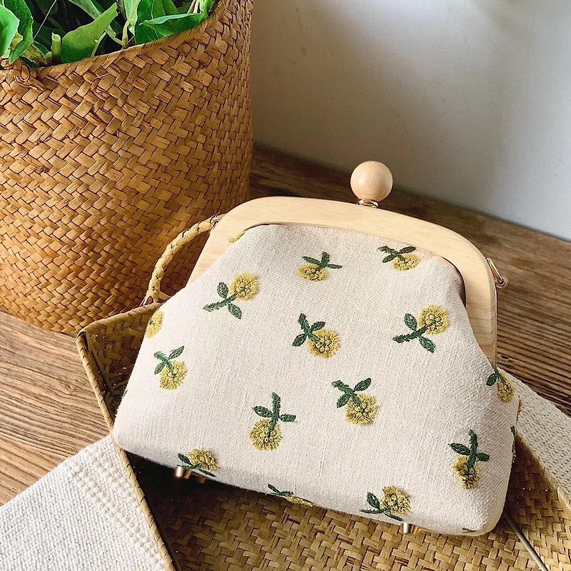 Three dimensional embroidery small daisy messenger bag shoulder backpack - Messenger Bags & Sling Bags - Cotton & Hemp Multicolor