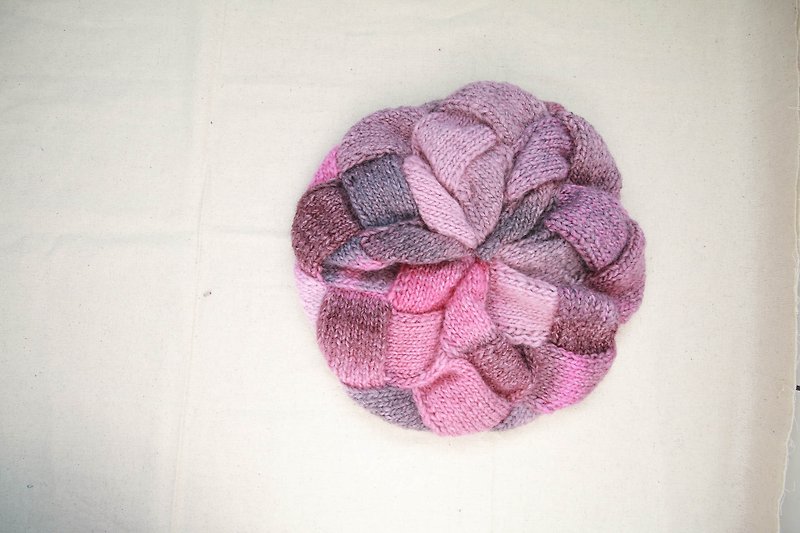 Design araignee*handmade caps - knit beret*- splicing Pink Gray painter cap - Hats & Caps - Wool Pink