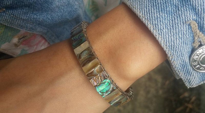 【Lost And Find】Natural  abalone bracelet - Bracelets - Gemstone Multicolor