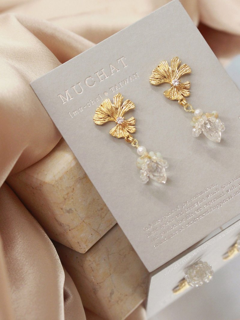 A hidden piece of the puzzle. MUCHAT handmade 14KGP ginkgo leaf crystal pearl sterling silver needle earrings - Earrings & Clip-ons - Other Metals Transparent