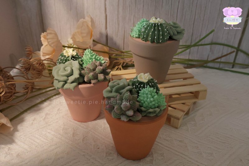 (現貨) 奶油土多肉擴香花盆栽 - 擺飾/家飾品 - 黏土 綠色