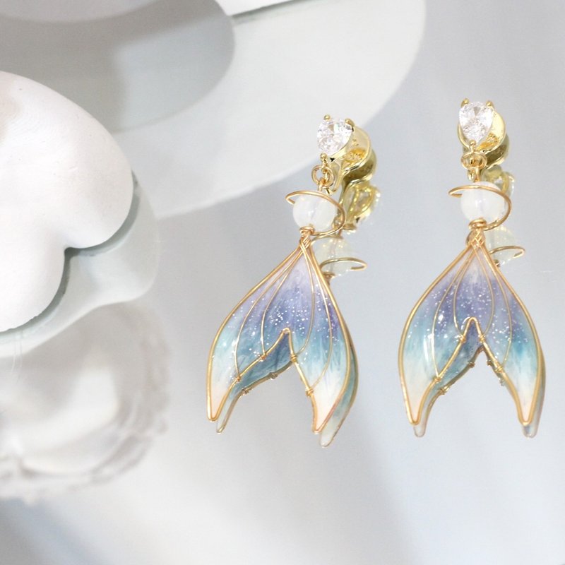 Celestial Dreamscape | - Earrings & Clip-ons - Resin Multicolor