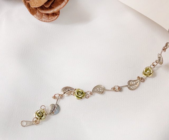 西洋アンティークジュエリー】ハンドメイド 花 つる 葉っぱ