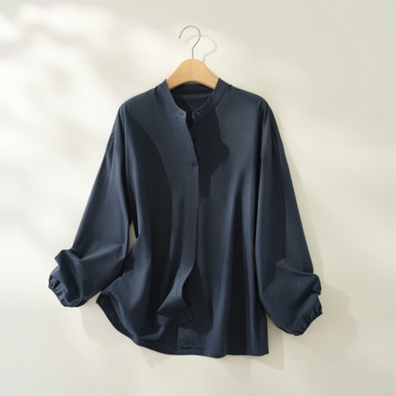 A hand-collared blouse that can be used for everyday wear or special occasions. Shirt blouse, navy blue, 240927-2 - เสื้อผู้หญิง - ผ้าฝ้าย/ผ้าลินิน 