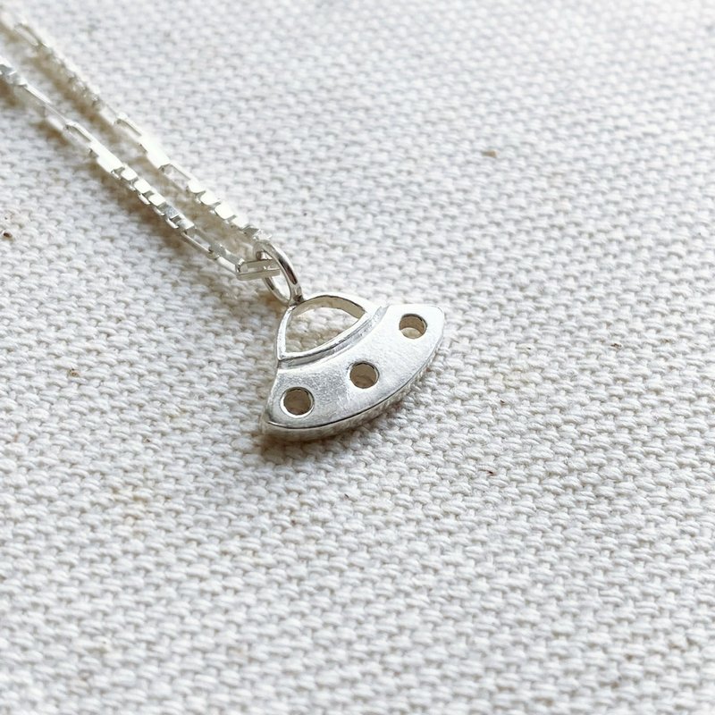 Sterling Silver UFO Necklace - สร้อยคอ - เงินแท้ สีเงิน