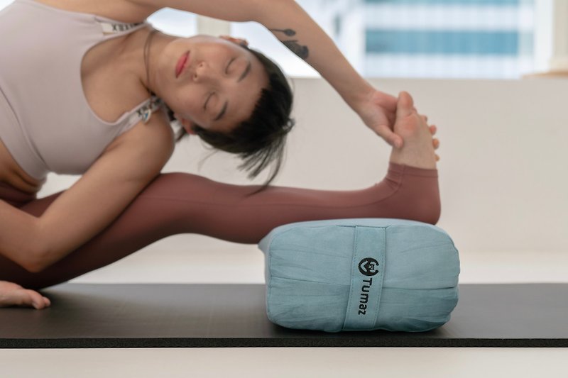 Yoga Pillow with Yoga Strap | 2 colors | Support Gently and Firmly - อุปกรณ์ฟิตเนส - ไฟเบอร์อื่นๆ สึชมพู
