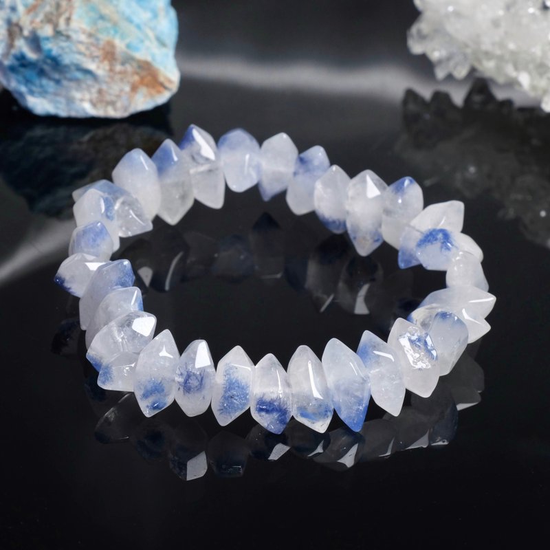 #460 One picture, one object/Brazilian blue line Stone double-pointed crystal bracelet ice translucency energy balance endurance - สร้อยข้อมือ - คริสตัล สีน้ำเงิน