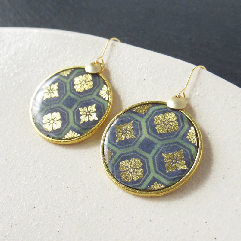 和モダンピアス、金彩花 - 耳環/耳夾/耳骨夾 - 其他金屬 綠色