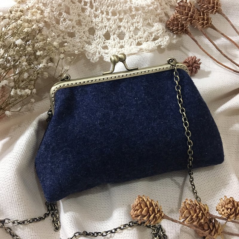 handmade2WAY frame chain bag -nightblue - Messenger Bags & Sling Bags - Wool Blue