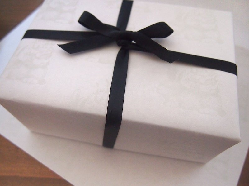 Wrapping Paper - Rabbit with Cake.(white) - วัสดุห่อของขวัญ - กระดาษ ขาว
