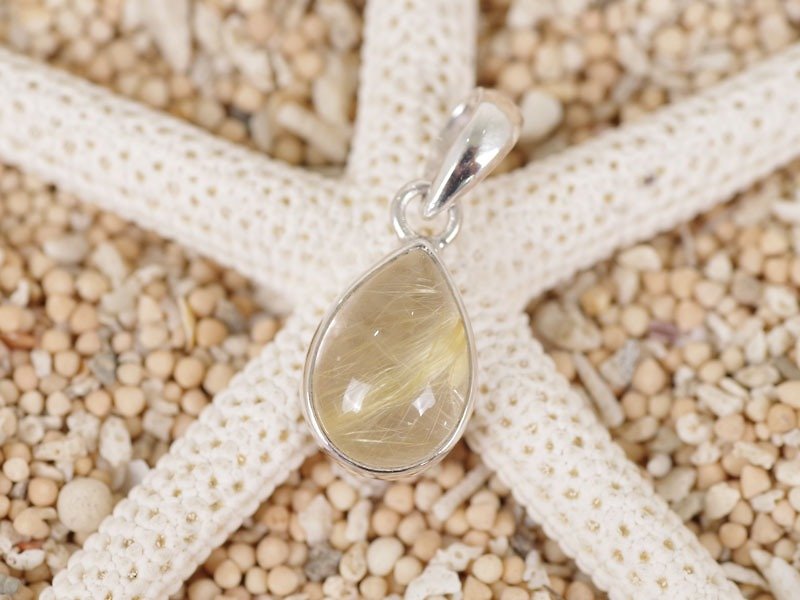 Golden power! Ruchiru Quartz pendant top - Necklaces - Stone Gold