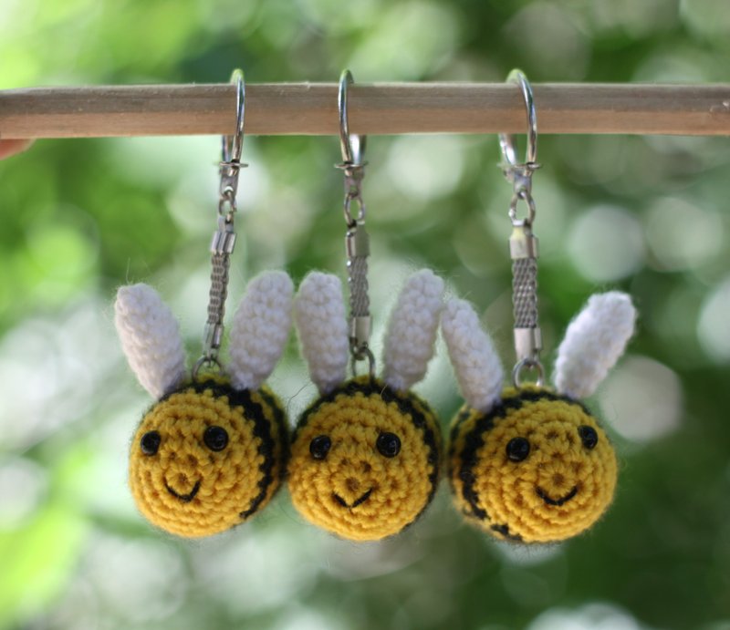 Bumblebee keyring, Bee keychain, Crochet bumblebee, Summer Bumblebee - 鑰匙圈/鑰匙包 - 羊毛 