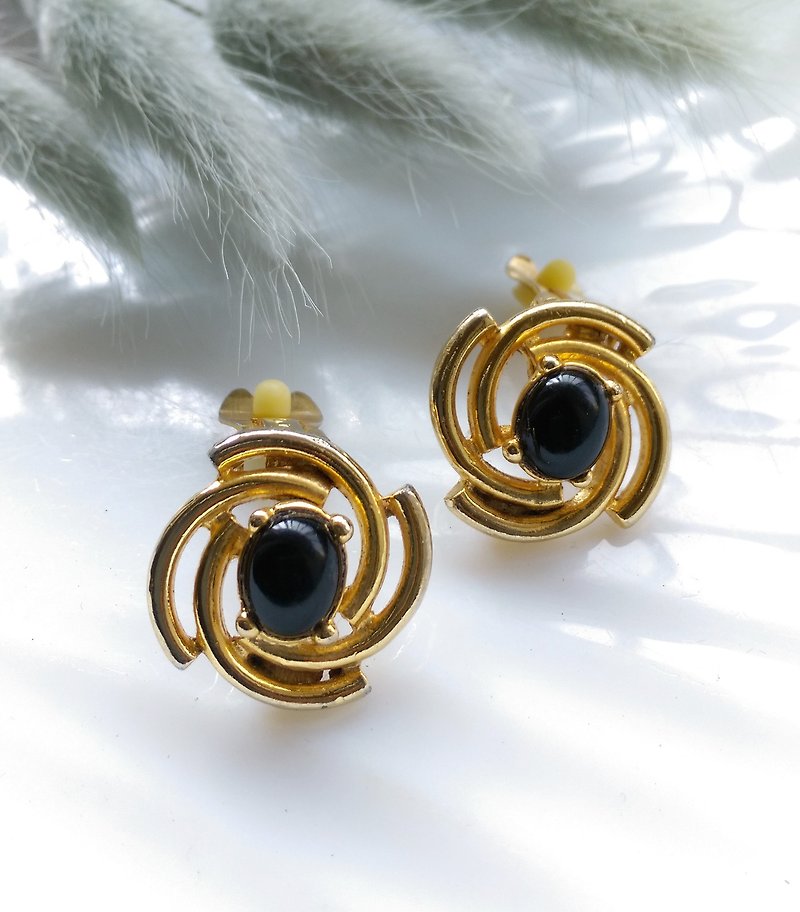 [Western antique jewelry/period old pieces] 1970's Paolo whirlwind clip-on earrings - Earrings & Clip-ons - Other Metals Black