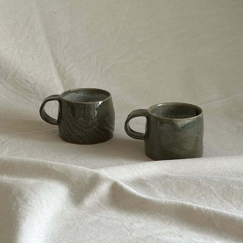 Mountain muscle ice crackle cup 250c.c. - Cups - Pottery 