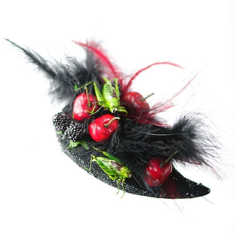 Fascinator Headpiece Statement Rockabilly Gothic Cocktail Hat with Feathers, Grasshoppers and Cherries - เครื่องประดับผม - กระดาษ หลากหลายสี