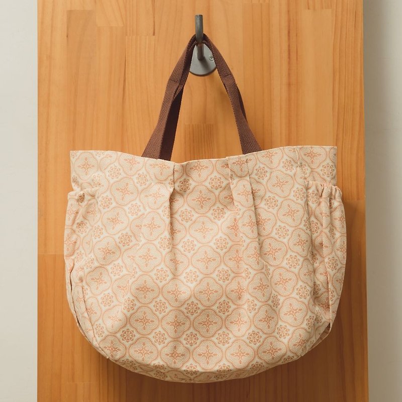 Dumpling Bag / Begonia Glass Pattern / Linen Caramel - Handbags & Totes - Cotton & Hemp Khaki