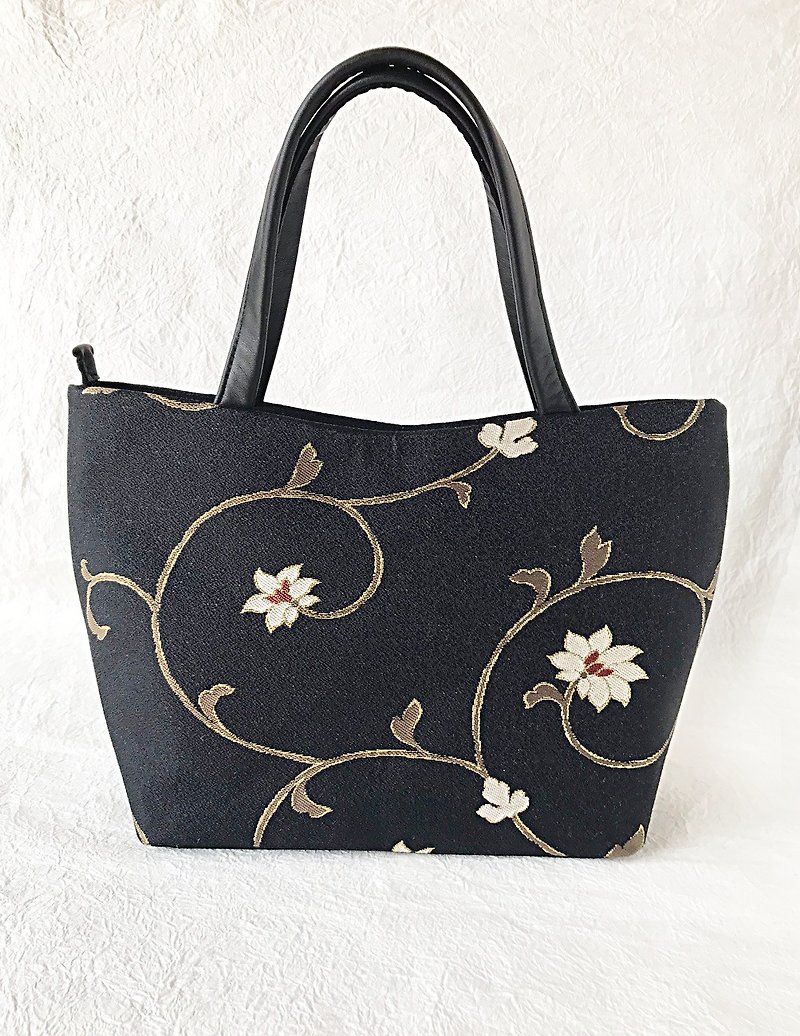 Flower Arabesque Nishijin Textile Tote Bag - กระเป๋าถือ - ผ้าไหม สีดำ