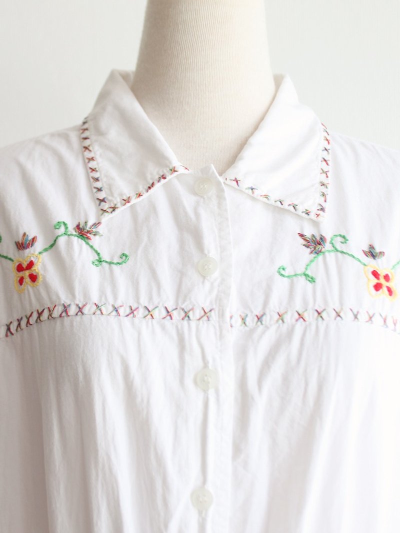 European and American childlike geometric embroidery cotton remake short-sleeved waist white vintage shirt