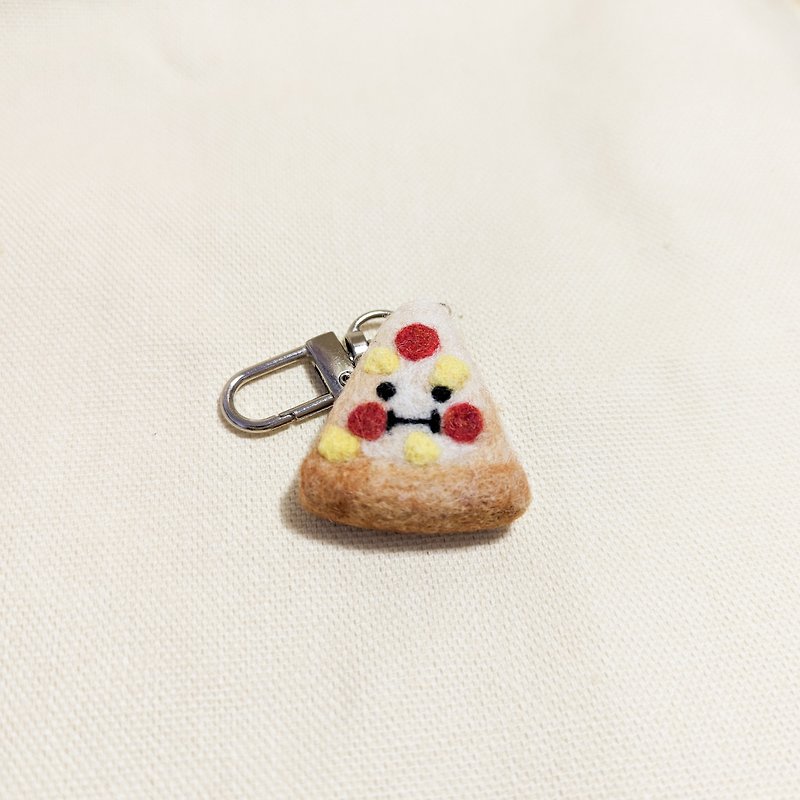 Wool felt small pizza airpods charm - Charms - Wool 