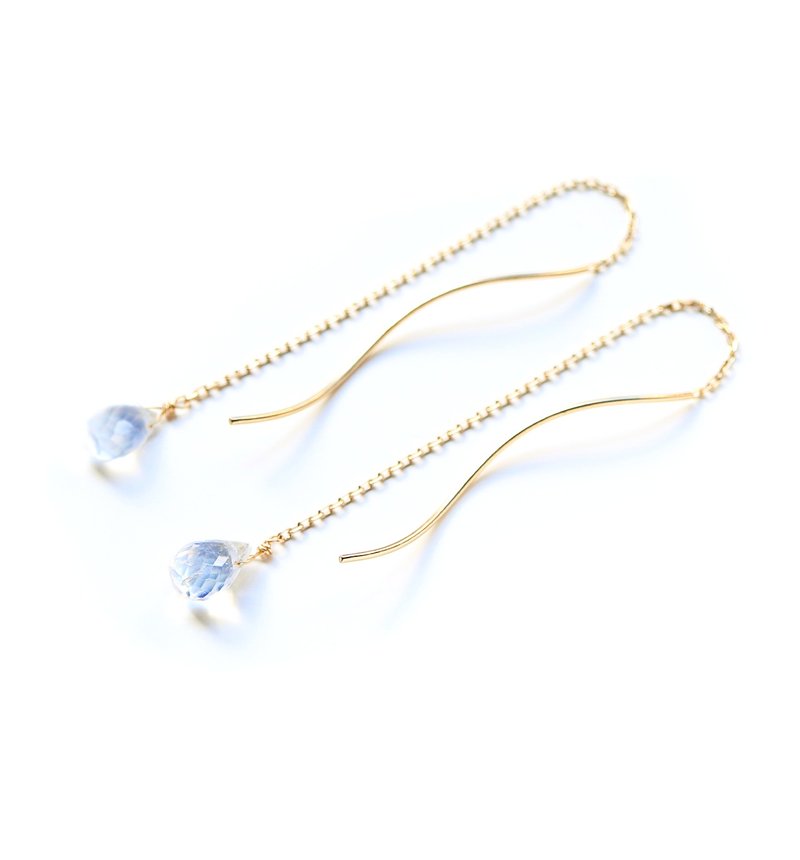 June birthstone K10 single moonstone (briolette cut) American earrings ~ MONTBRETIA ~ - ต่างหู - เครื่องเพชรพลอย สีน้ำเงิน