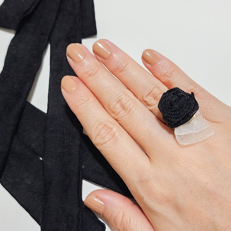 Ring (Black Rose Frill) - General Rings - Other Materials Black