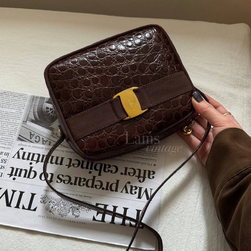 中古Ferragamo鱷魚壓紋皮小方胖 斜背 單肩側背包 - 側背包/斜背包 - 真皮 咖啡色