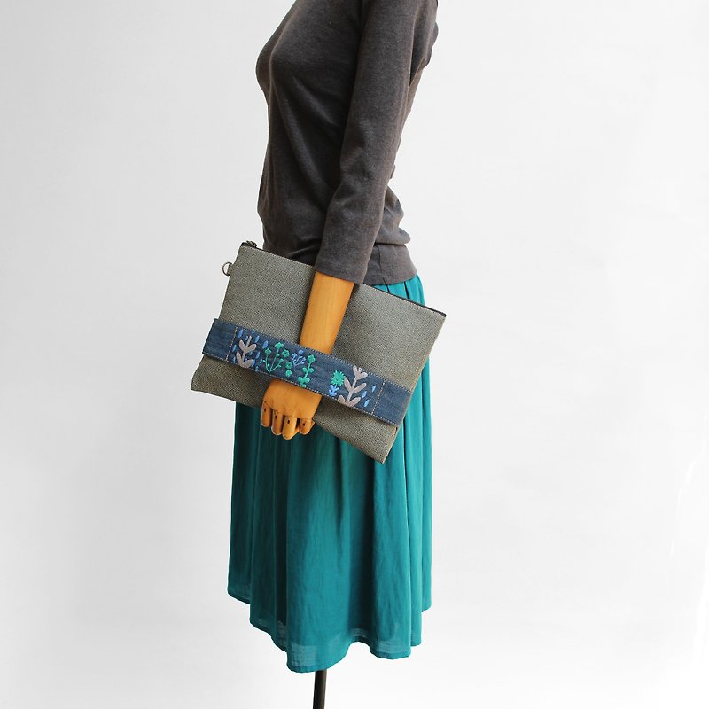Rain shower embroidery, handbag - กระเป๋าแล็ปท็อป - หนังเทียม สีเทา