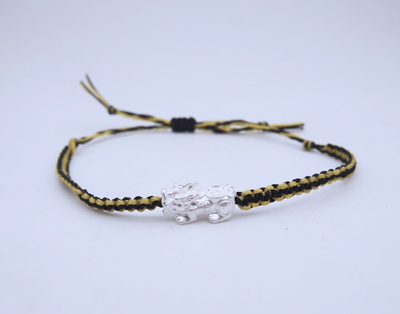 Hand-knitted bracelet with yellow and black color - สร้อยข้อมือ - เงิน สีดำ