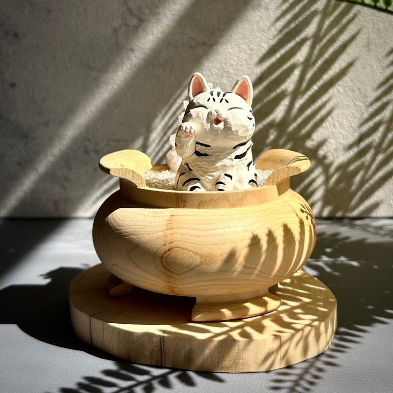 Cat Island Crystal Cluster Purification Basin | Himacha Crystal Cluster | Limited Edition Thuja Wood Basin | Gift for Cat Island Cats - สร้อยข้อมือ - เครื่องเพชรพลอย สีเทา