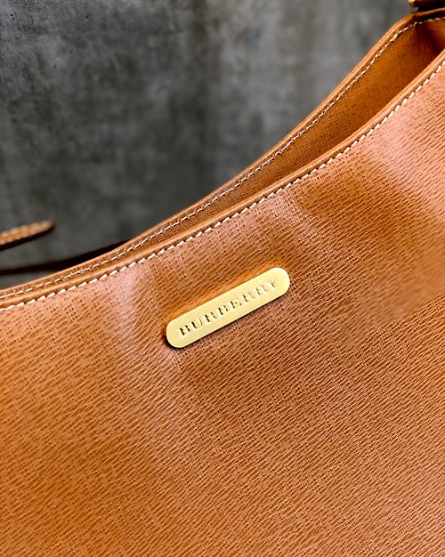 🛍Authentic BURBERRY's of London Leather Speedy 30