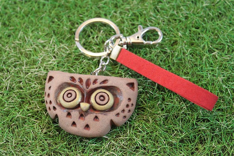 吉野鷹-B01│[唯一] 貓頭鷹 陶 吊飾 鑰匙圈 手作 禮物 - 鑰匙圈/鑰匙包 - 陶 咖啡色
