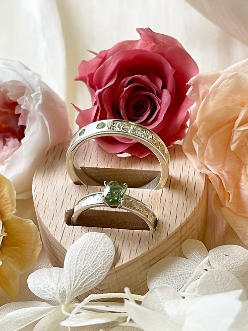 One Dimple 單窩 : 純銀 k金珠寶設計與訂製 樹葉紋路綠色寶石情侶對戒 戒指 925銀 可雷射刻字