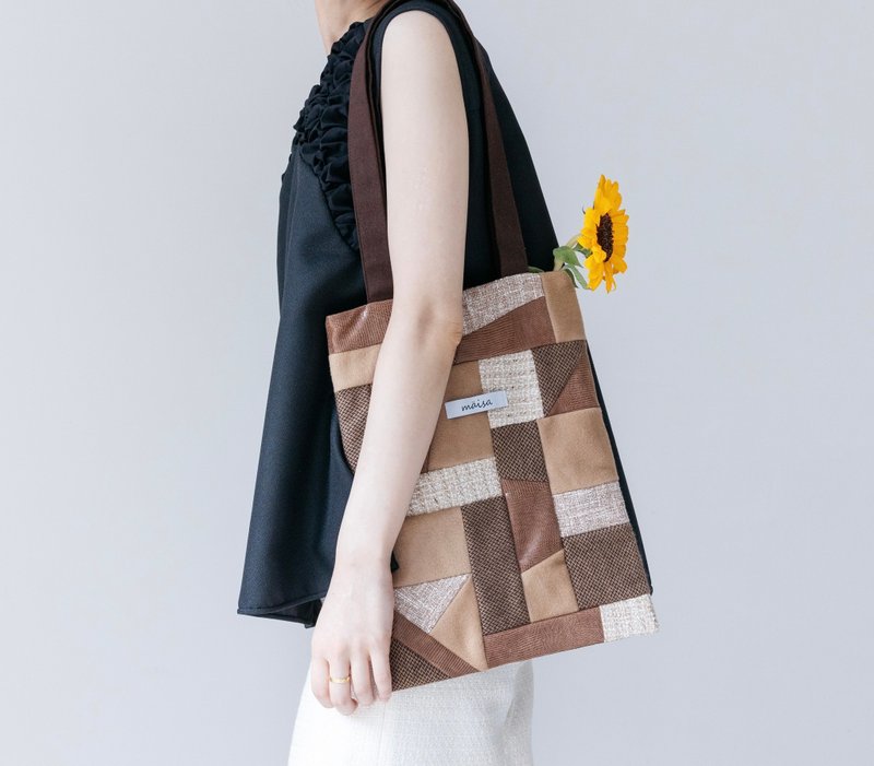 Patchwork Tote Bag 01 - กระเป๋าถือ - ขนแกะ สีนำ้ตาล