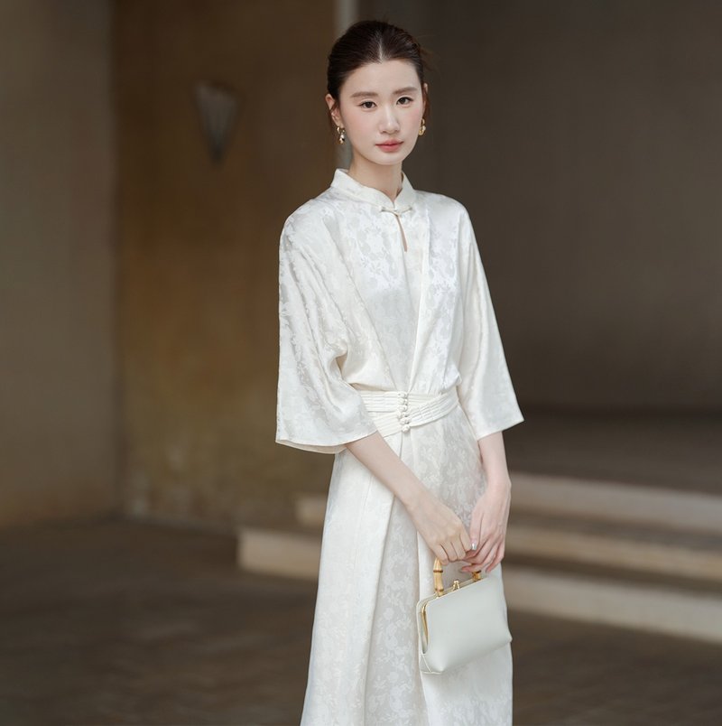 【杏色】新中式復古中國風 提花立領/改良旗袍 - 旗袍/改良式旗袍 - 其他材質 白色