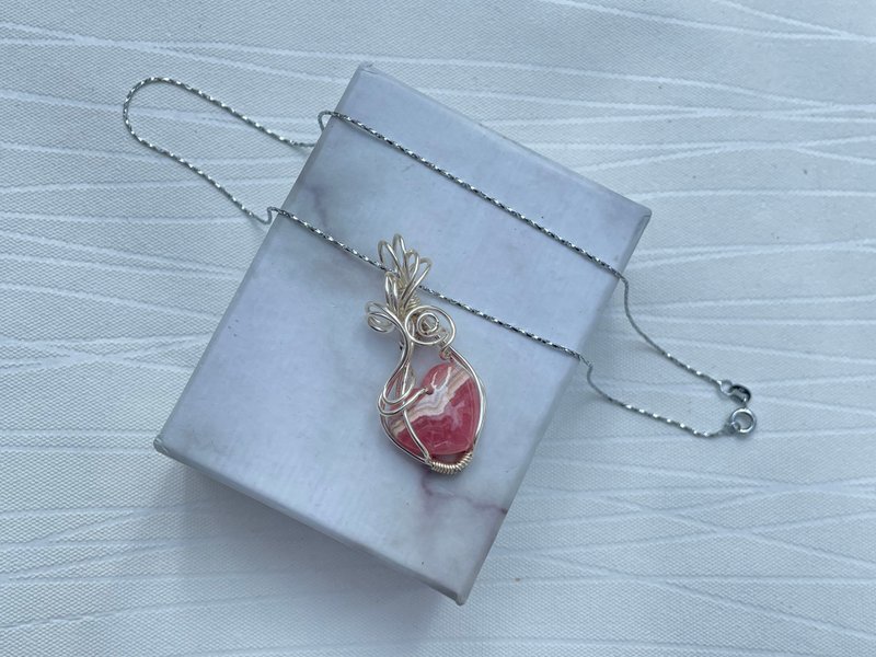 221058 wire wrapping red Stone Bronze winding pendant - Necklaces - Copper & Brass Red