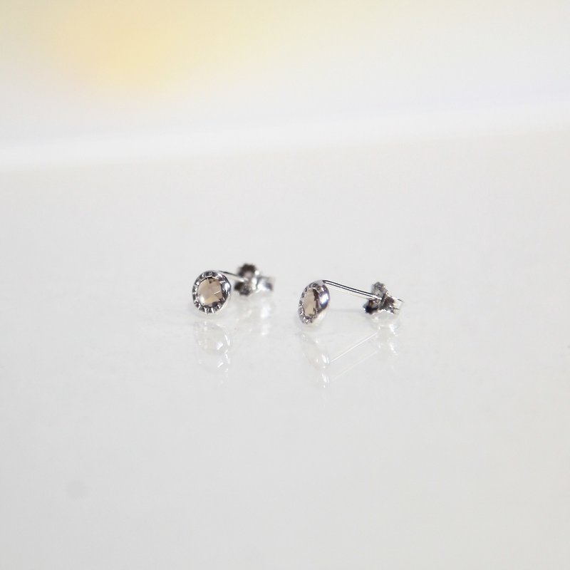 Tea crystal small round sterling silver needle earrings (can be changed) - ต่างหู - เงินแท้ 