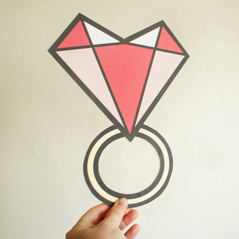 Hand-made / wedding small objects / big ring / cartoon diamond ring / Q version diamond ring / proposal props simple line heart-shaped red - ของวางตกแต่ง - กระดาษ สีแดง