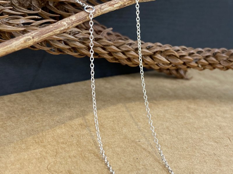 [Half Muguang] Delicate and fine clavicle chain (single chain) - Necklaces - Silver Silver