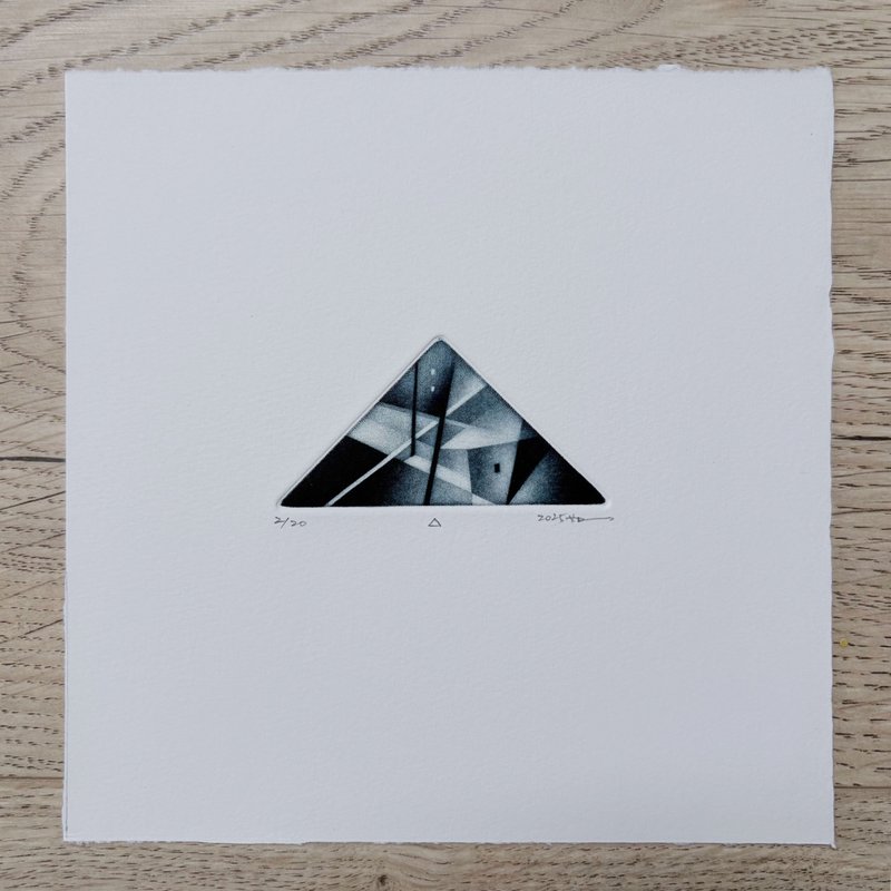 Mezzotint限量版畫 - 三角形 - 海報/掛畫/掛布 - 紙 白色