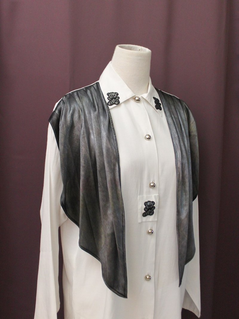 ヴィンテージヨーロッパのシンプルでモダンなフランスのテディベアの刺繍緩いステッチの襟長袖ヴィンテージシャツ - シャツ・ブラウス - コットン・麻 ホワイト
