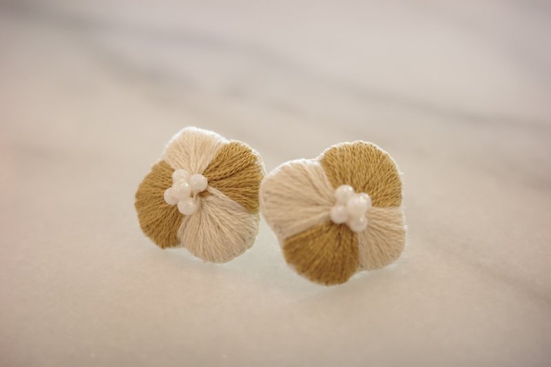 Light Khaki+ Khaki White/Irregular Embroidered Flower Earrings - ต่างหู - งานปัก 
