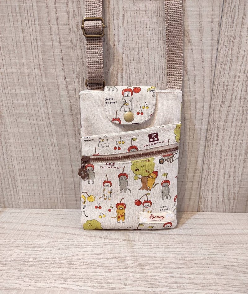 Multifunctional mobile phone bag--Cherry tree and cat - กระเป๋าถือ - ผ้าฝ้าย/ผ้าลินิน 