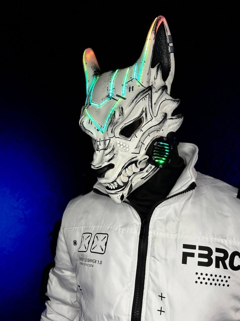 賽博朋克妖狐面具 白色與銀色款  配備智慧型 RGB 燈光  未來感狐 - 其他 - 樹脂 白色