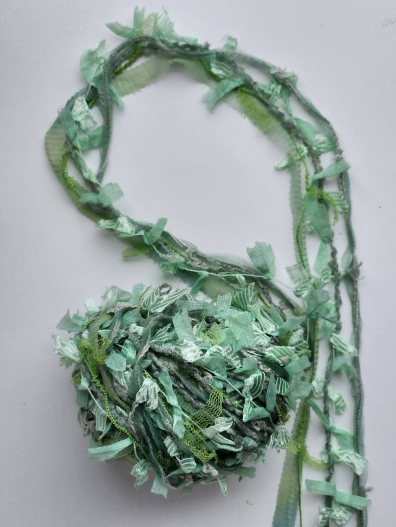 Pulled yarn 4.0m - Knitting, Embroidery, Felted Wool & Sewing - Other Man-Made Fibers Green