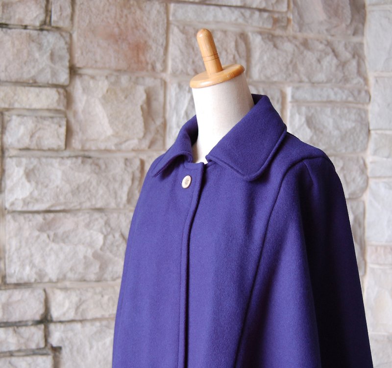 cape coat Fine cashmere wool violet navy timeless elegant